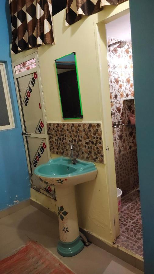 Yashu Homestay Ujjain Buitenkant foto