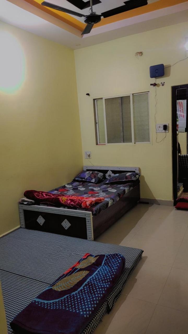 Yashu Homestay Ujjain Buitenkant foto